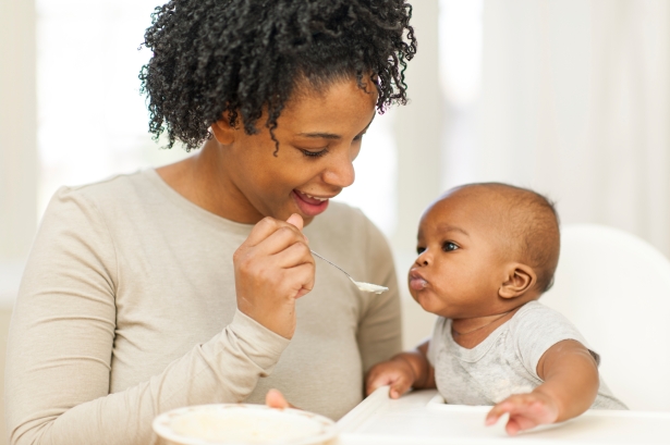 The feeding relationship: Introducing new food to your baby ...